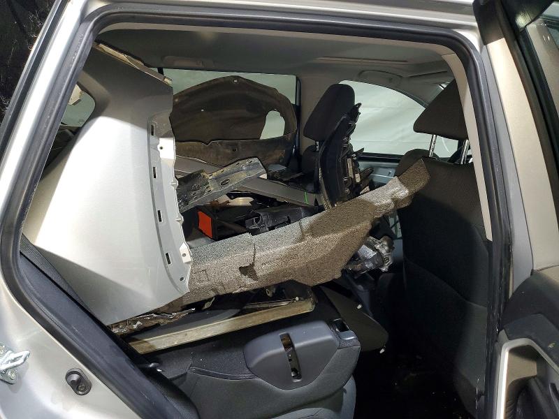 Фото 11 - TOYOTA RAV4