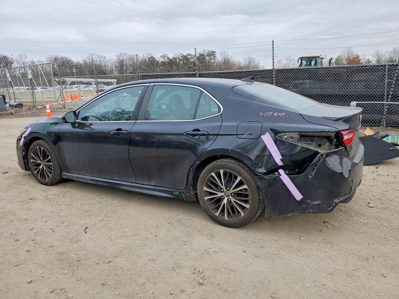 Фото 2 - TOYOTA CAMRY