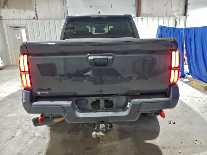 Фото 6 - TOYOTA TACOMA