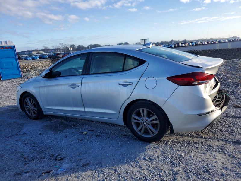 Фото 2 - HYUNDAI ELANTRA