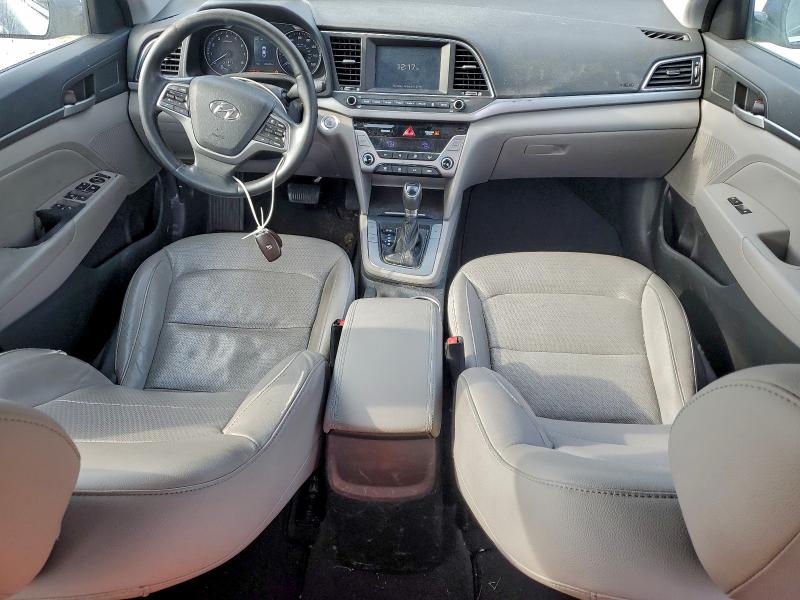 Фото 8 - HYUNDAI ELANTRA