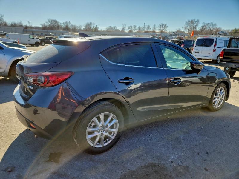 Фото 3 - MAZDA 3