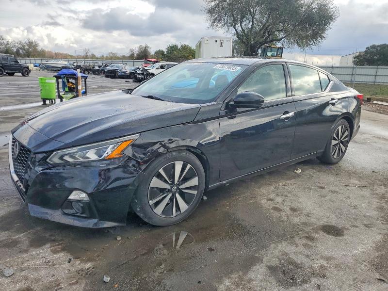 Фото 1 - NISSAN ALTIMA