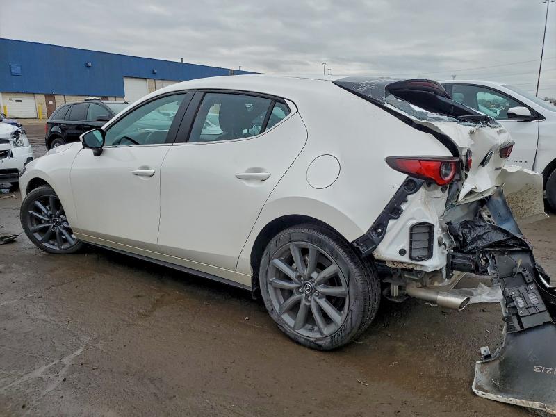 Фото 2 - MAZDA 3