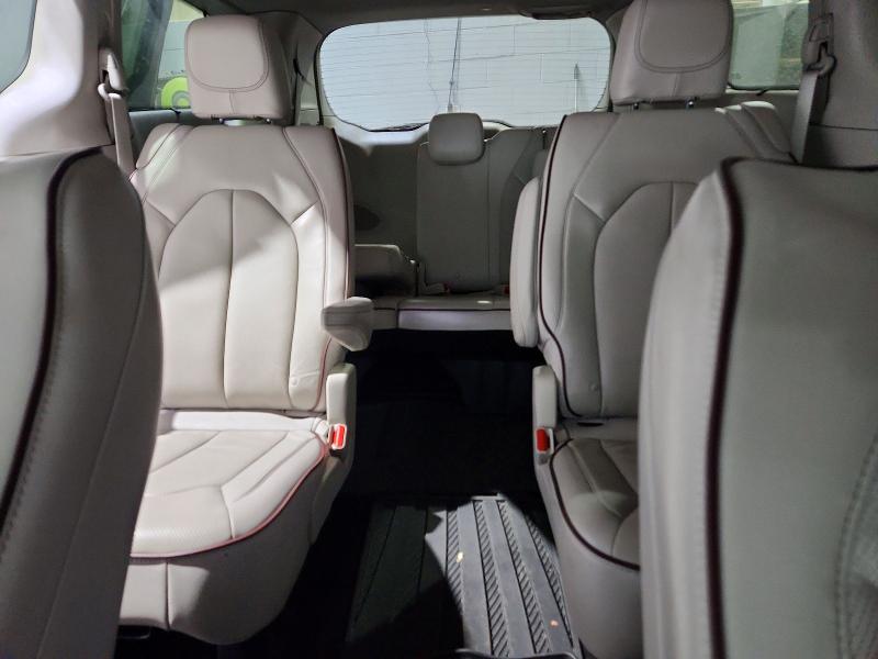 Фото 10 - CHRYSLER PACIFICA