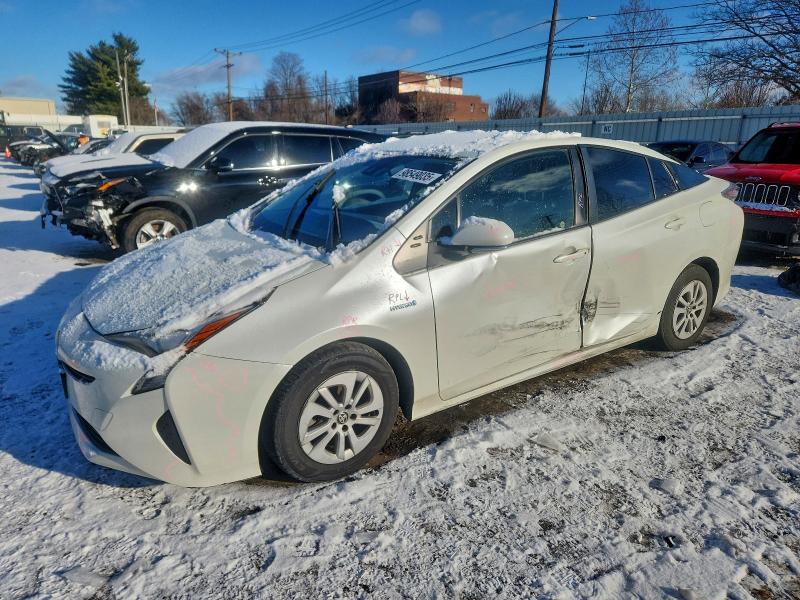 Фото 1 - TOYOTA PRIUS