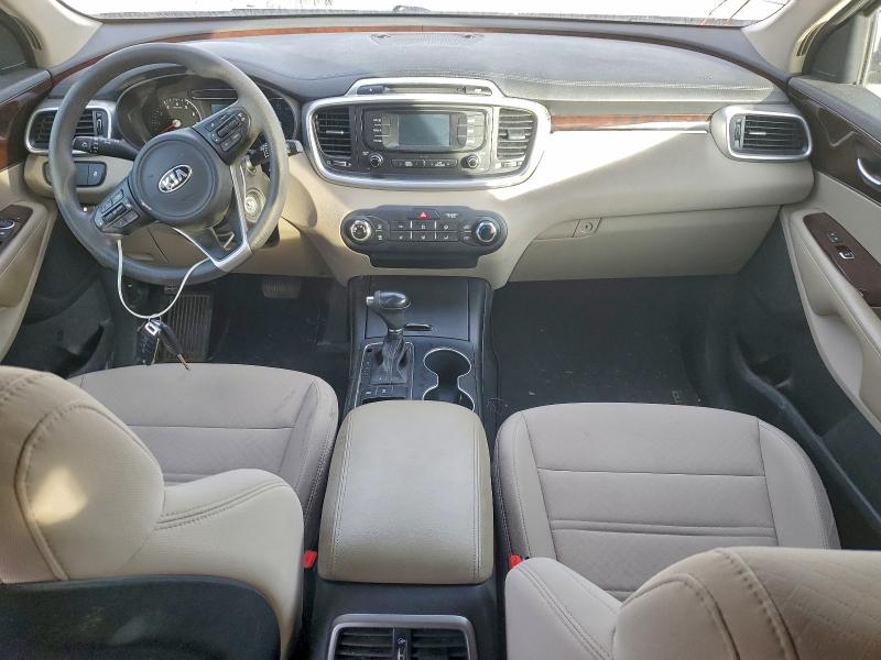 Фото 8 - KIA SORENTO