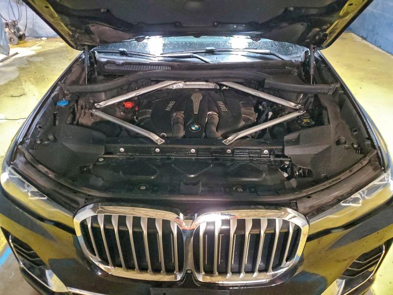 Фото 12 - BMW X7