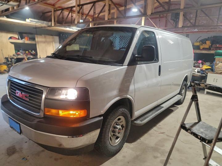 Фото 2 - GMC SAVANA