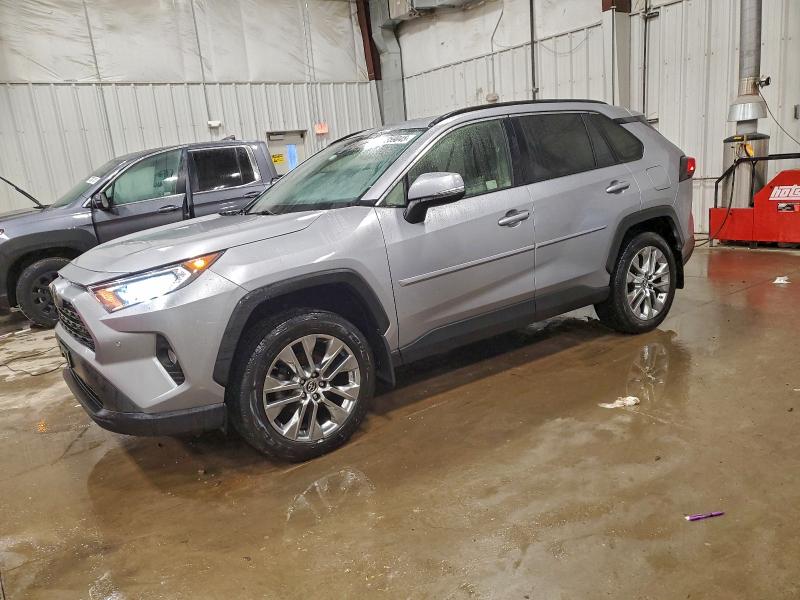 Фото 1 - TOYOTA RAV4