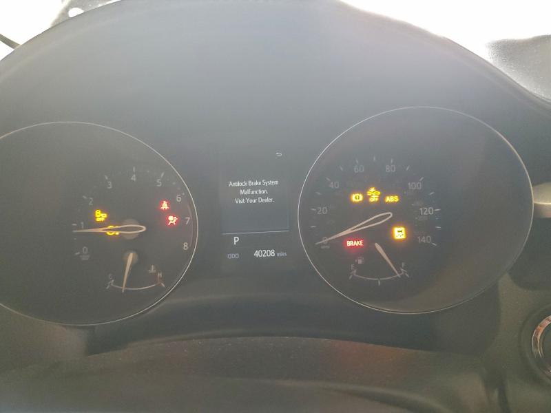 Фото 9 - TOYOTA C-HR