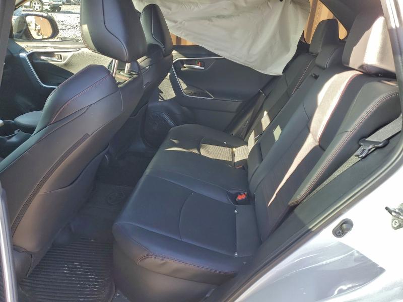 Фото 11 - TOYOTA RAV4