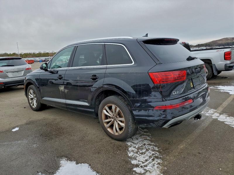 Фото 2 - AUDI Q7