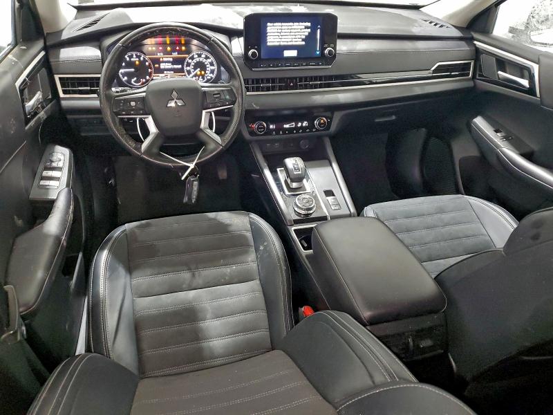 Фото 8 - MITSUBISHI OUTLANDER