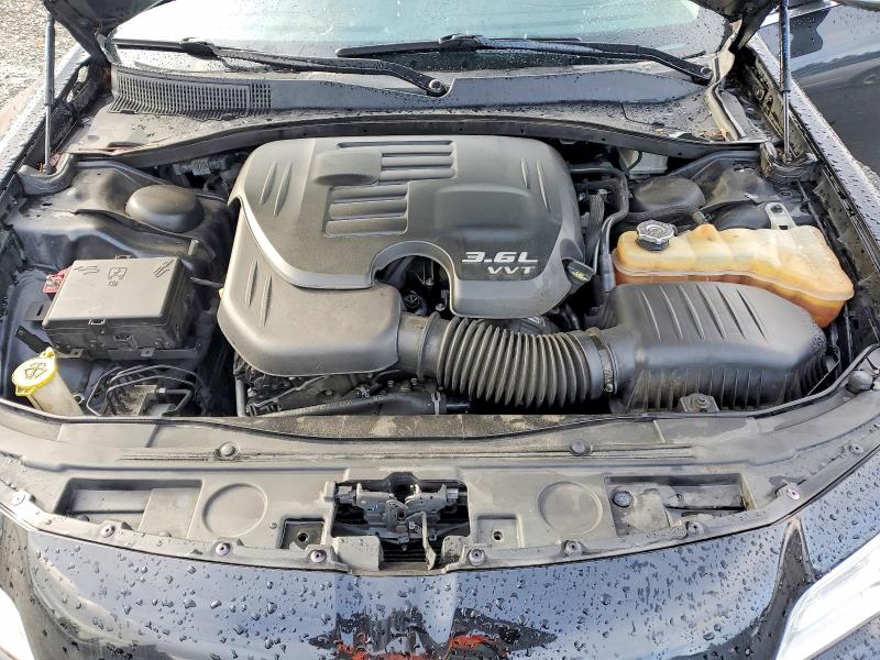 Фото 12 - CHRYSLER 300