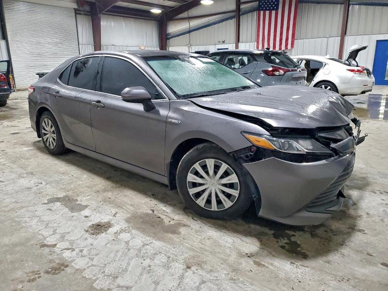 Фото 4 - TOYOTA CAMRY