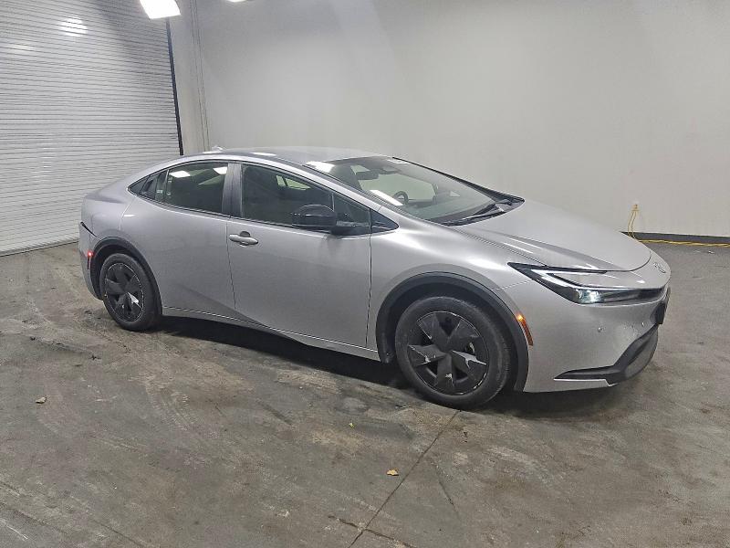 Фото 4 - TOYOTA PRIUS