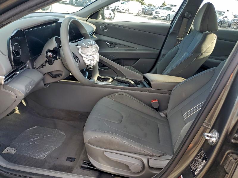 Фото 7 - HYUNDAI ELANTRA