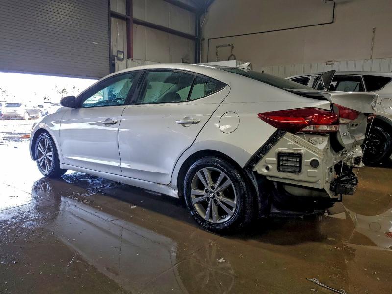 Фото 2 - HYUNDAI ELANTRA