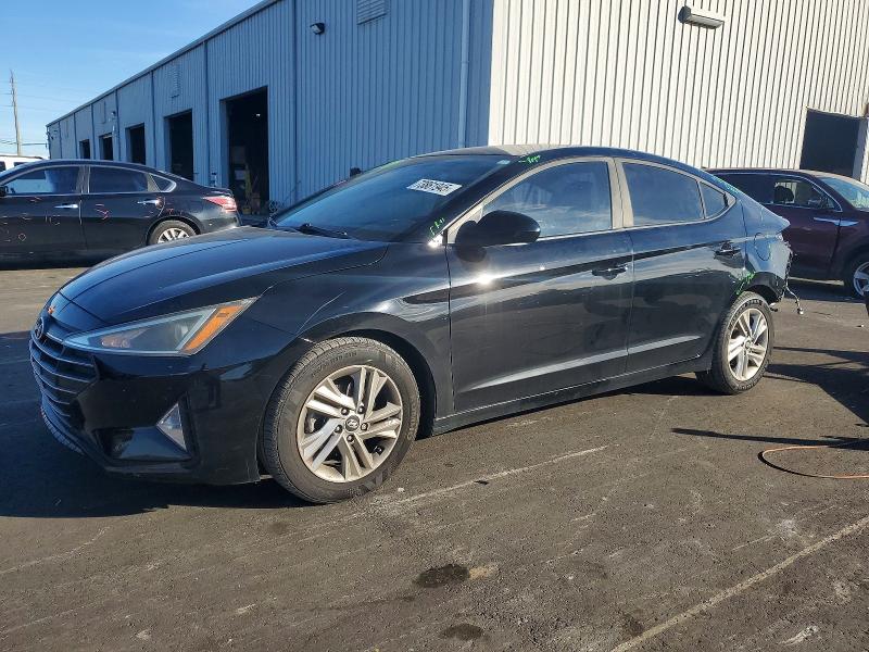 Фото 1 - HYUNDAI ELANTRA