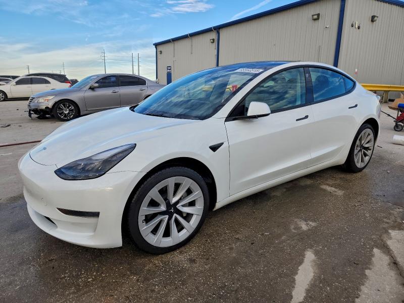 Фото 1 - TESLA MODEL 3