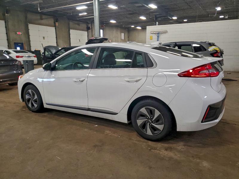 Фото 2 - HYUNDAI IONIQ