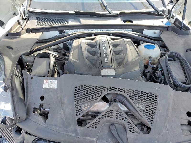 Фото 12 - PORSCHE MACAN