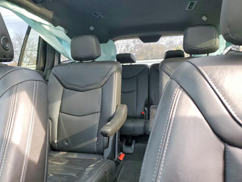 Фото 10 - CADILLAC XT6