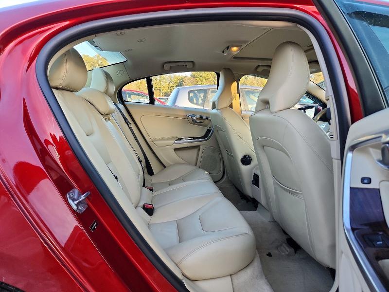 Фото 10 - VOLVO S60