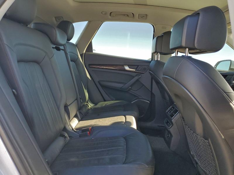 Фото 11 - AUDI Q5