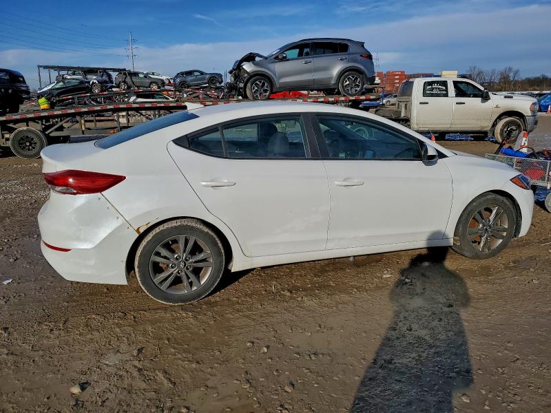 Фото 3 - HYUNDAI ELANTRA