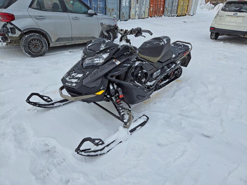 SKI-DOO SNOWMOBILE 2022