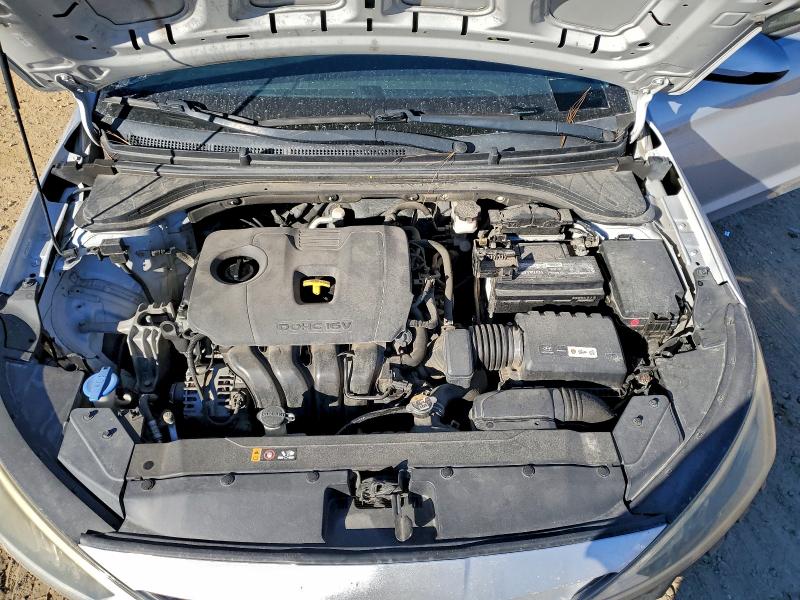 Фото 11 - HYUNDAI ELANTRA