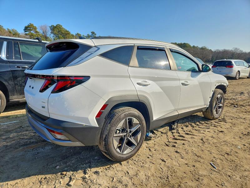 Фото 3 - HYUNDAI TUCSON