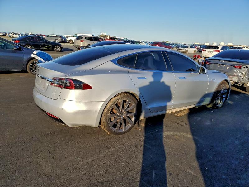 Фото 3 - TESLA MODEL S