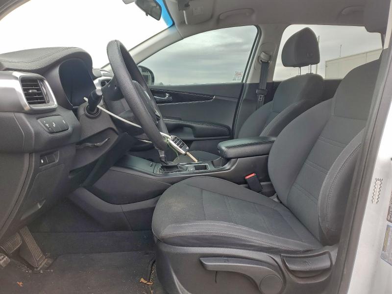 Фото 7 - KIA SORENTO