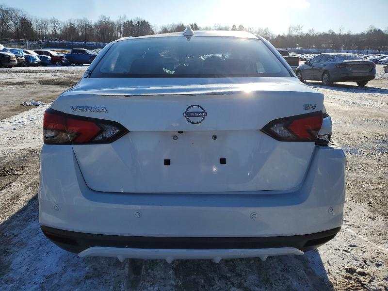 Фото 6 - NISSAN VERSA