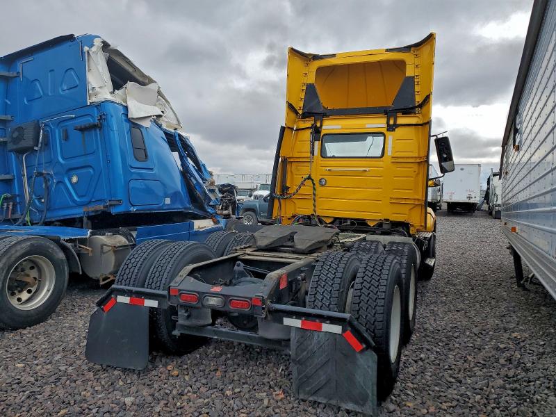 Фото 4 - VOLVO VN