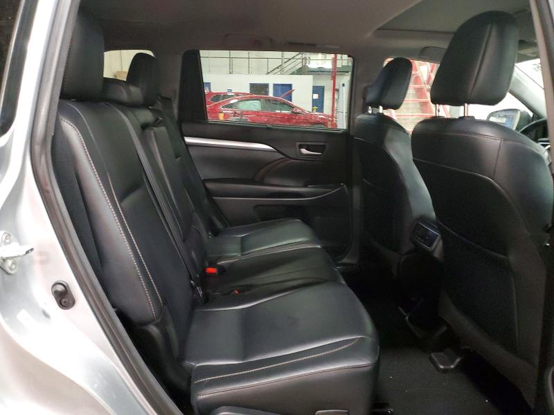 Фото 11 - TOYOTA HIGHLANDER