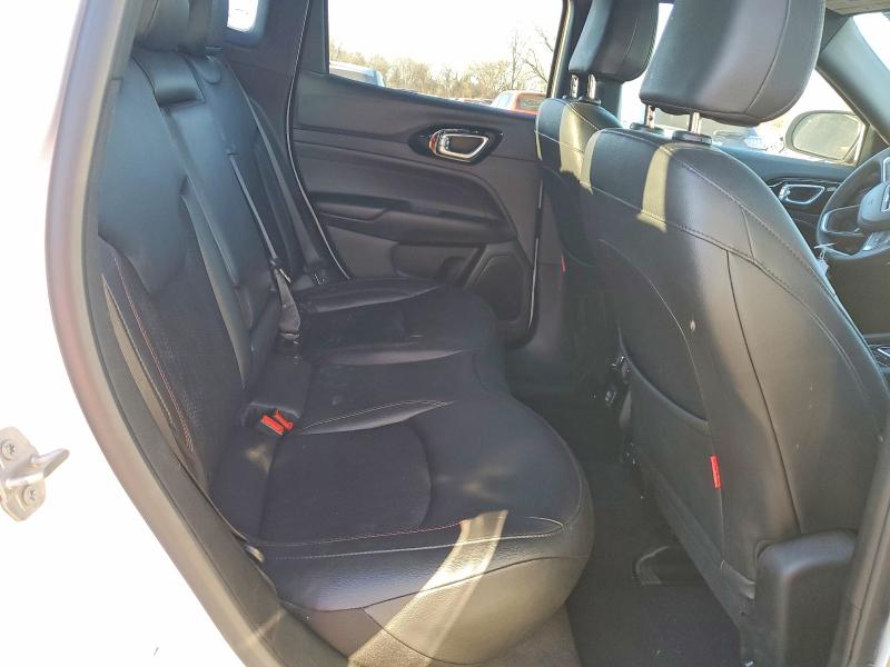 Фото 11 - JEEP COMPASS