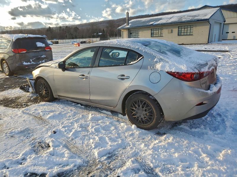 Фото 2 - MAZDA 3