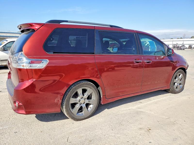 Фото 3 - TOYOTA SIENNA
