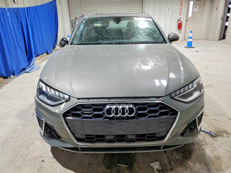 Фото 5 - AUDI A4