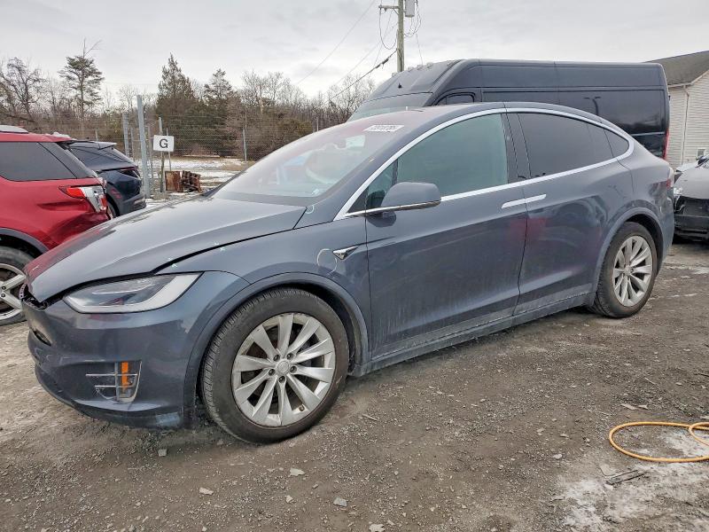 Фото 1 - TESLA MODEL X