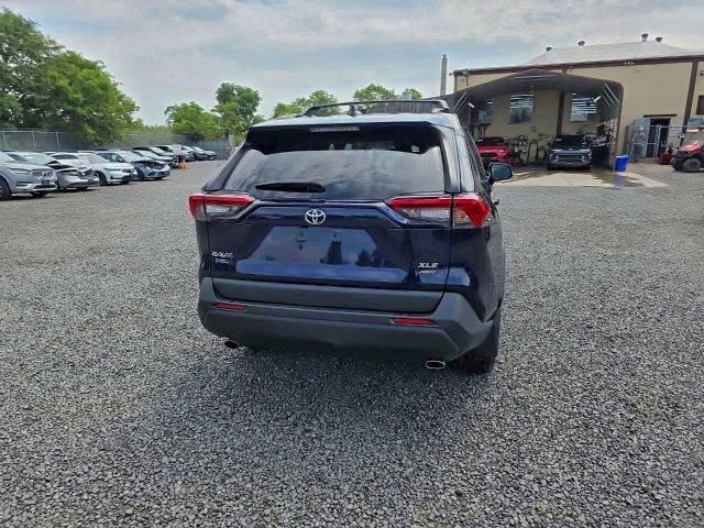 Фото 6 - TOYOTA RAV4