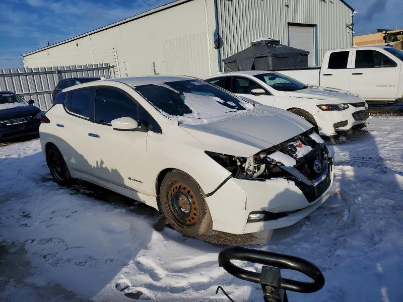 Фото 4 - NISSAN LEAF