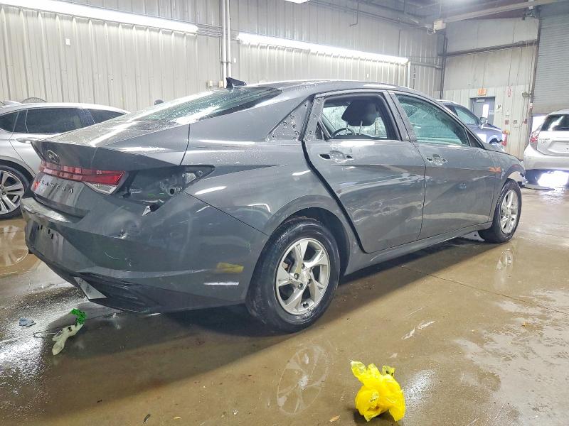 Фото 3 - HYUNDAI ELANTRA