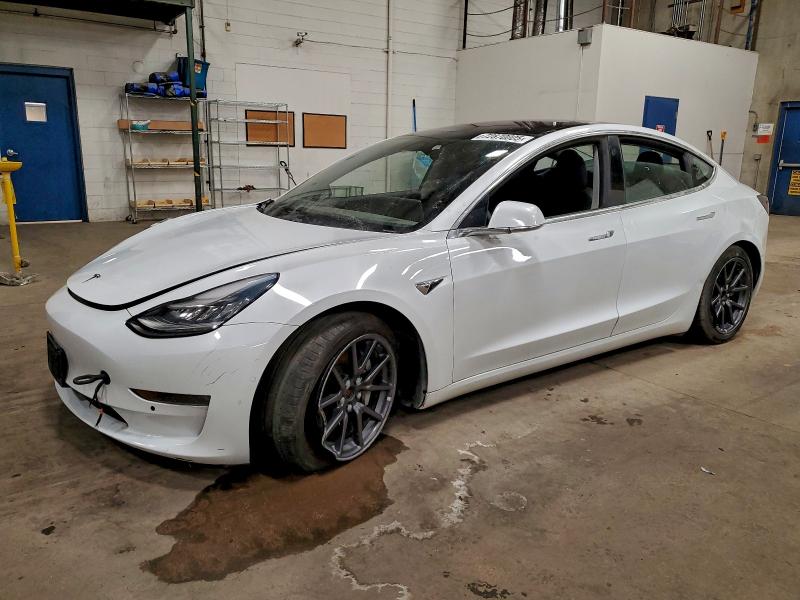 Фото 1 - TESLA MODEL 3