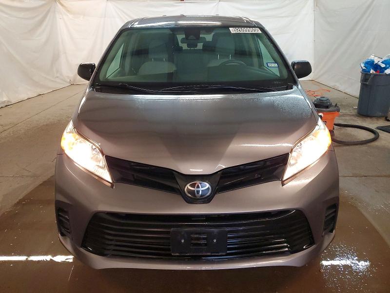 Фото 5 - TOYOTA SIENNA