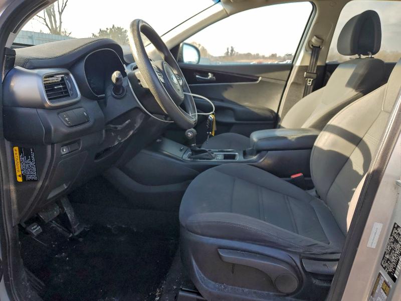 Фото 7 - KIA SORENTO